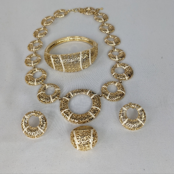Unbranded Jewelry - BEAUTIFUL AFRICAN JEWELRY SET.